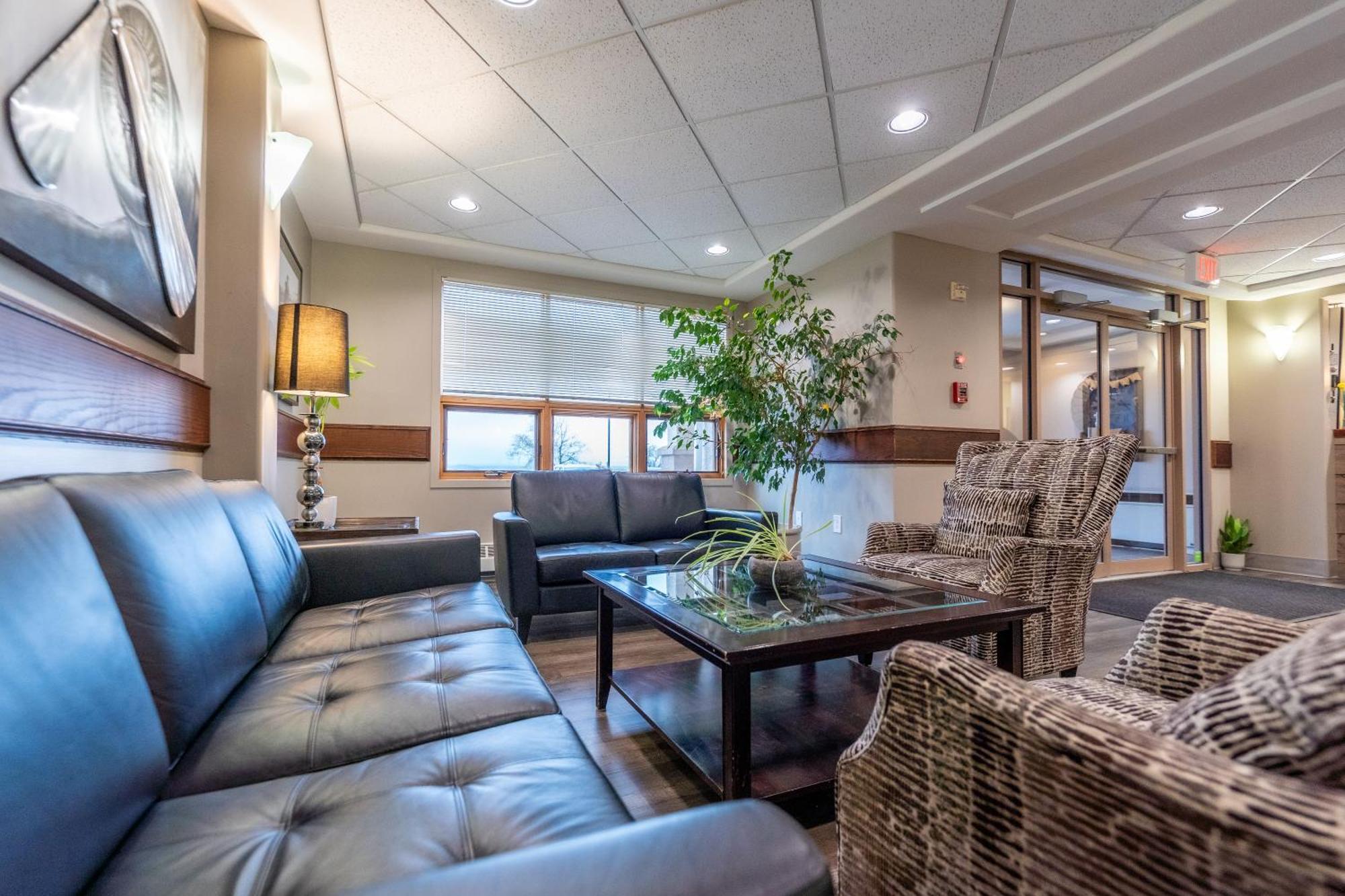 Pilgrim Inn Caronport エクステリア 写真