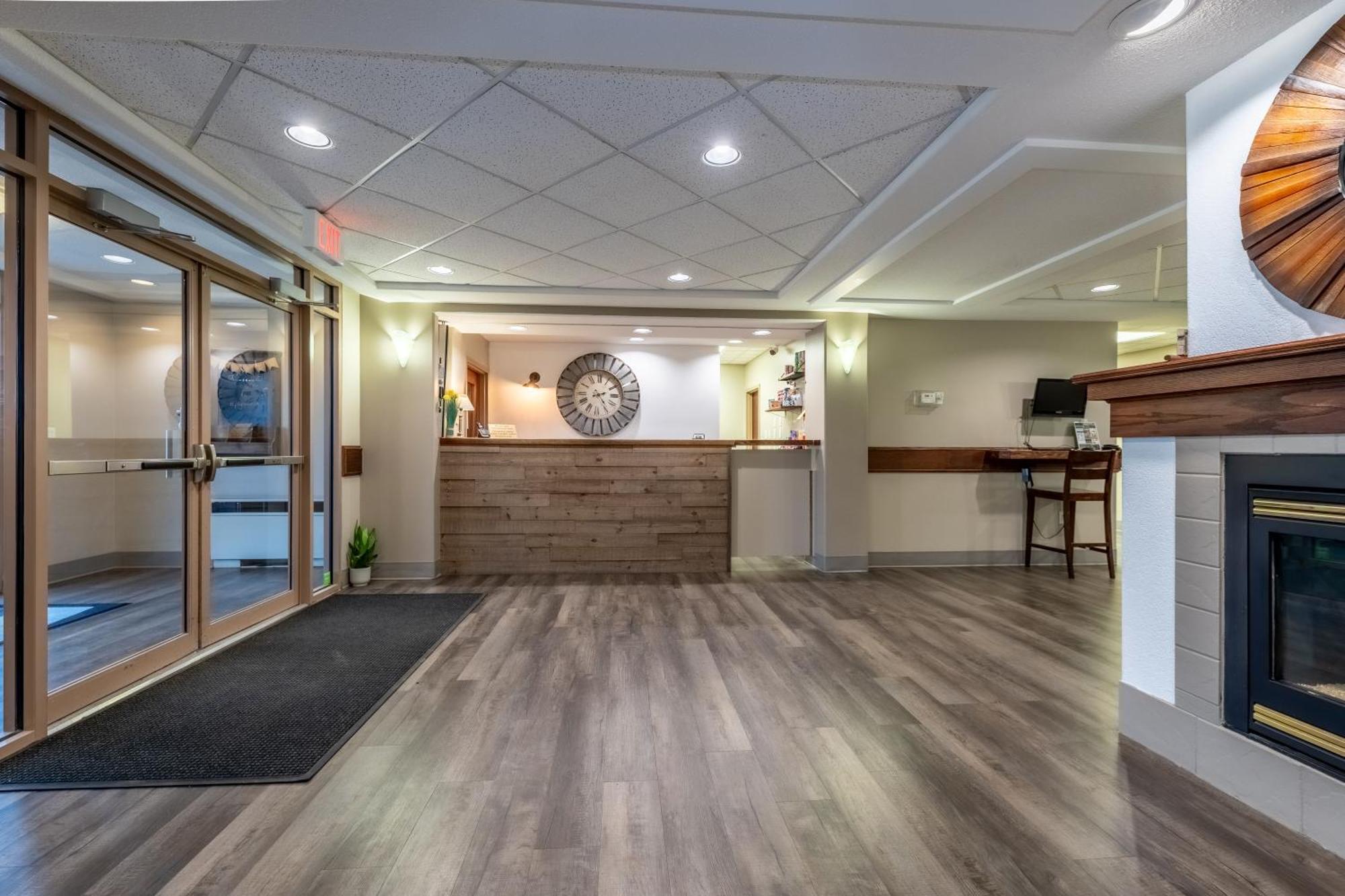 Pilgrim Inn Caronport エクステリア 写真
